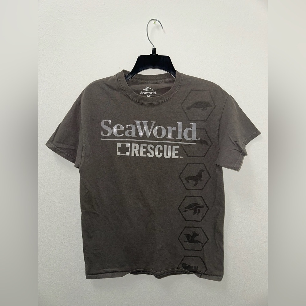 SeaWorld Rescue T-shirt. Sized Medium